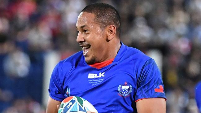 Samoa's wing Ed Fidow   runs to score a try  during the Japan 2019 Rugby World Cup Pool A match between Russia and Samoa at the Kumagaya Rugby Stadium in Kumagaya on September 24, 2019. (Photo by William WEST / AFP)