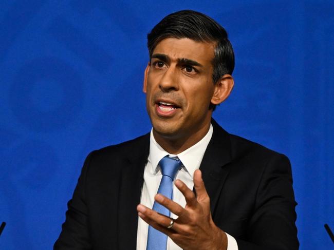 LONDON, ENGLAND - SEPTEMBER 20: UK Prime Minister Rishi Sunak talks while a holding press conference on net zero policy change at Downing Street on September 20, 2023 in London, England. The Prime Minister has announced the postponement of several Ã¢â¬ÅgreenÃ¢â¬Â targets, including a delay of the ban on selling new petrol and diesel cars in the UK. Previously, the ban was to come into effect in 2030, and now will be 2035. (Photo by Justin Tallis - WPA Pool/Getty Images) *** BESTPIX ***