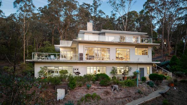 Hutchinson Avenue, Warrandyte