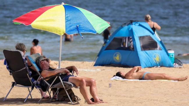 Victoria is set to swelter through the first few days of summer. Picture: Ian Currie