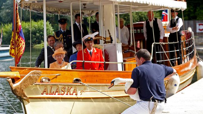 Conservationists battling to save Black Swan Lake are hoping the Queen will not be amused at the decision to fill in the former borrow pit.