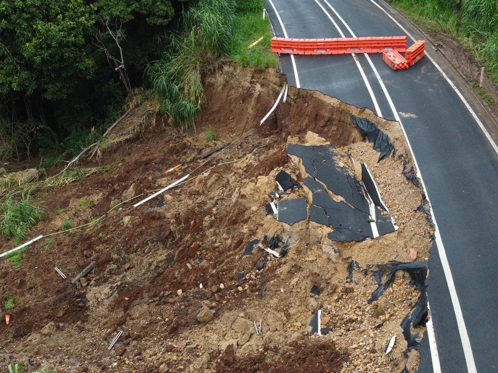 Landslip on Scenic Drive at Bilambil Heights