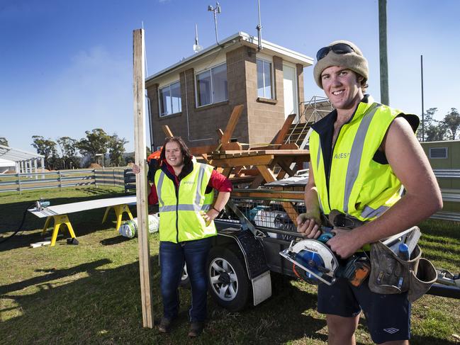 Agfest Committee members (L-R) Meta Jones and Sam Pogorzelski set up at Carrick. PICTURE CHRIS KIDD.