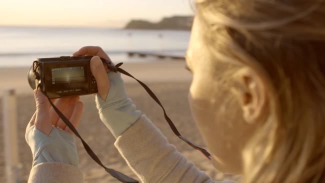 Canon Collective Ambassador Jennifer Cooper, photographing the sunrise at Manly Beach on a Canon EOS M3