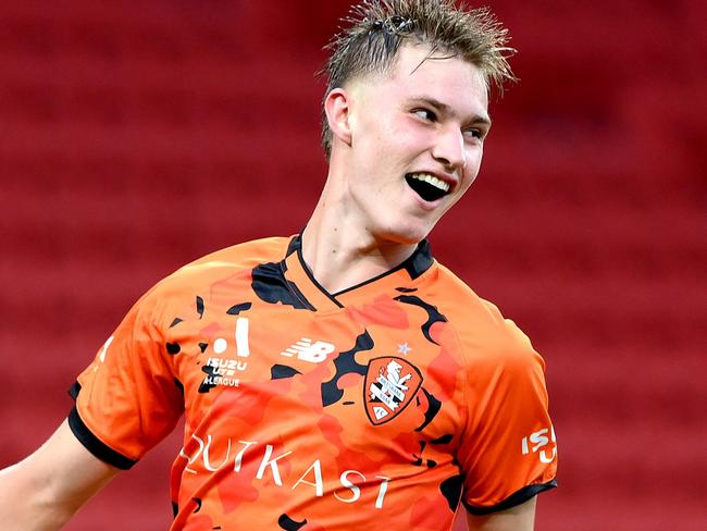 BRISBANE, AUSTRALIA - FEBRUARY 10: Thomas Waddingham of the Roar celebrates after scoring a goal during the A-League Men round 16 match between Brisbane Roar and Melbourne City at Suncorp Stadium, on February 10, 2024, in Brisbane, Australia. (Photo by Bradley Kanaris/Getty Images)