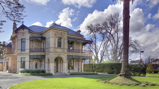 Ivanhoe at 9 Edwin Tce, Gilberton, was built in the late 1890s.