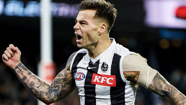 Watch: Insane footage of Elliott’s clutch goal