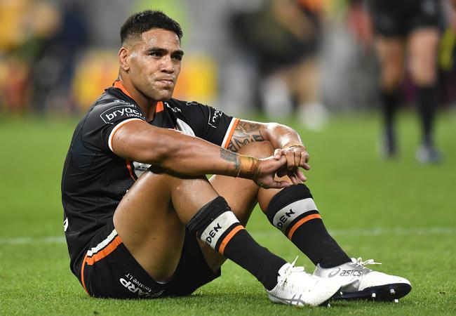 Joe Ofahengaue devastated after the loss (Photo by Albert Perez/Getty Images)