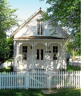 One of the CozyHomes traditional style designs - a highset cottage with gable roof.