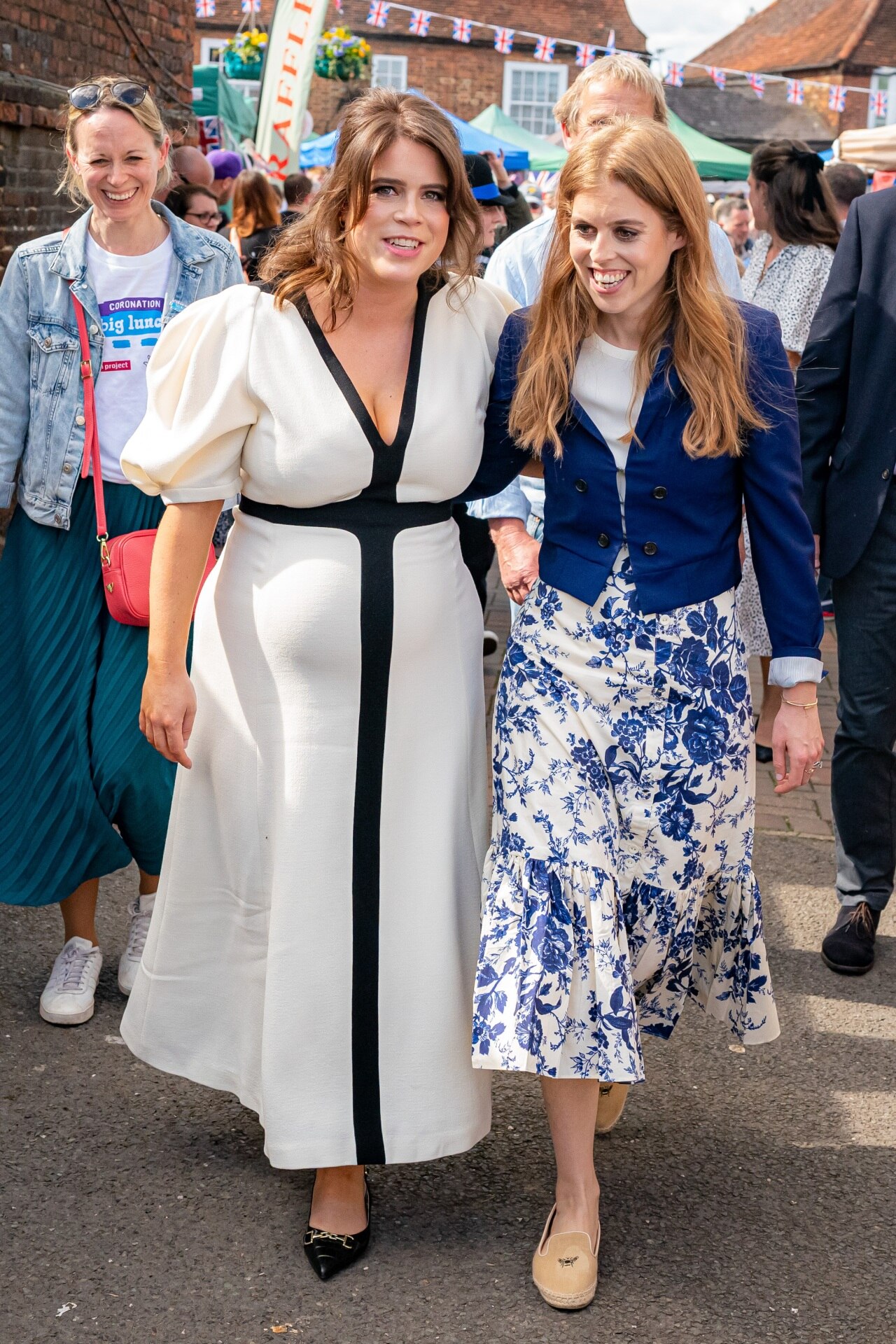 <p>Princess Beatrice of York and Princess Eugenie of York</p>