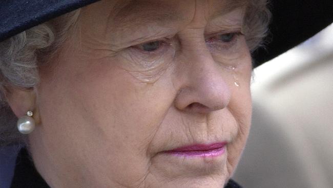 (FILES)  LONDON, UNITED KINGDOM - NOVEMBER 07:  In A Week Of High Drama For Queen Elizabeth Ll At The Time Of The Court Case Of Ex-butler Paul Burrell She Gives Way To Tears At The Service Of Remembrance In Westminster At St Margarets Church.  (Photo by Tim Graham Photo Library via Getty Images)