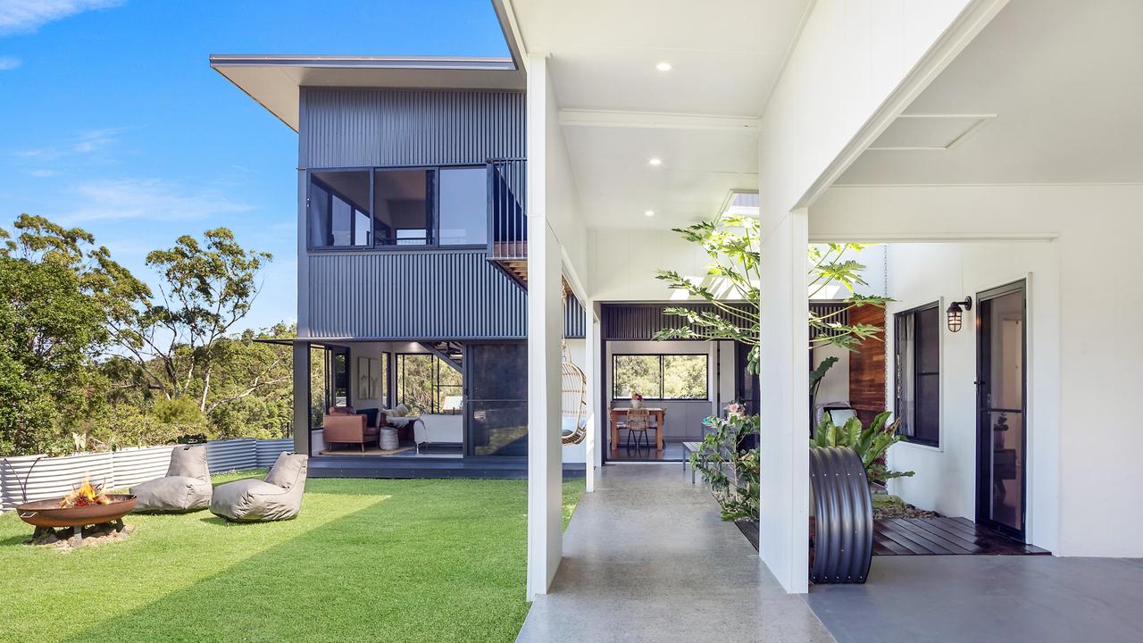 A sustainable property previously owned by Lisa Curry is back on the market.