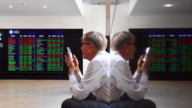 The banking sector weighed on the market as investors mulled National Australia Bank’s results. (AAP Image/Mick Tsikas)