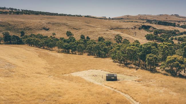 Ottessa is an Unyoked cabin located in Victoria's Macedon Ranges