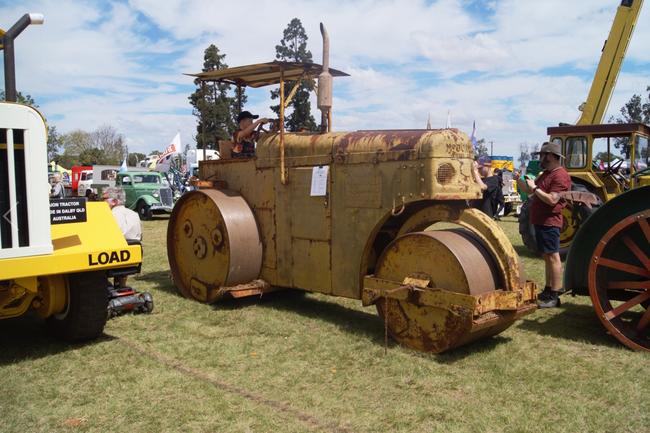 Queensland Heritage Rally hosted by Kingaroy and District Vintage Machinery Club Inc