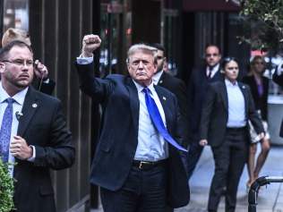 NEW YORK, NEW YORK - MAY 30: Former U.S. President Donald Trump arrives at Trump Tower on May 30, 2024 in New York City. The former president was found guilty on all 34 felony counts of falsifying business records in the first of his criminal cases to go to trial. Trump has now become the first former U.S. president to be convicted of felony crimes.  Stephanie Keith/Getty Images/AFP (Photo by STEPHANIE KEITH / GETTY IMAGES NORTH AMERICA / Getty Images via AFP)