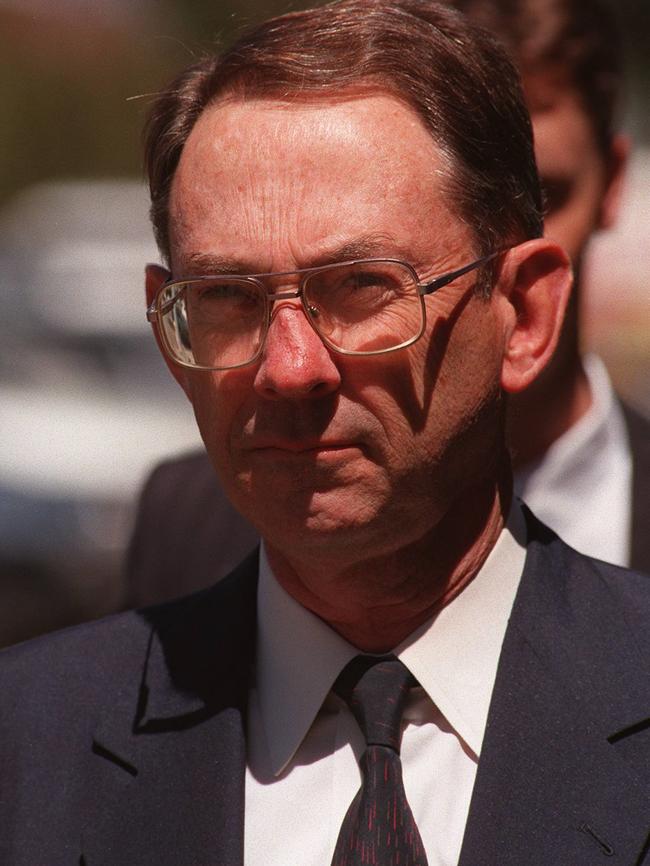 Former State Bank of SA executive Tim Marcus Clark outside Adelaide Supreme Court when he was sued by the SA Government for gross dereliction of duty in 1996.