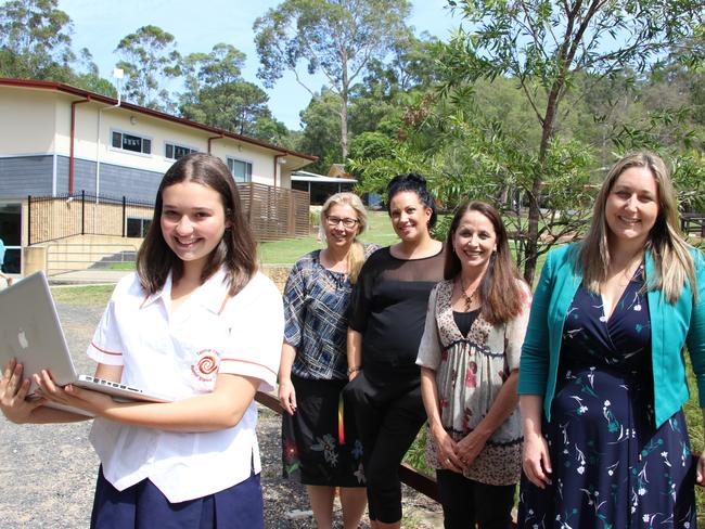 Central Coast Rudolf Steiner School student Arabella Zocher, deputy principal Tiffany Reynolds-Flannery, teacher Georgia Kingshott, Principal Rosemary Michalowski and Dobell Federal Labor MP Emma McBride pictured when the school was connected to the NBN.