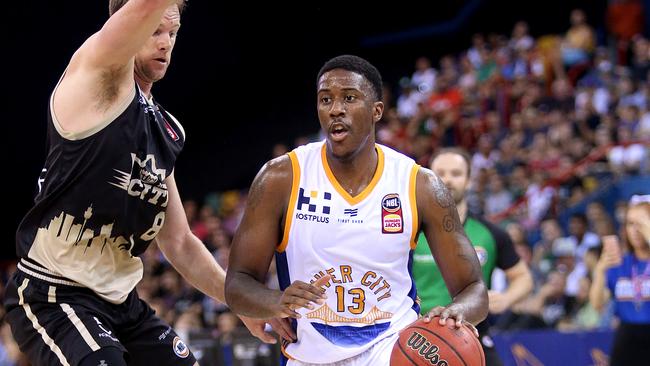 Lamar Patterson drives to the basket against the Kings. Picture: Getty Images