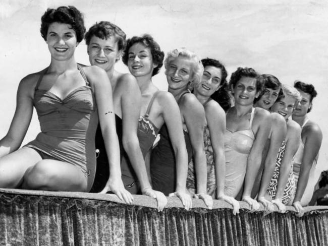 Glenelg beach history: Back when Luna Park was at the Bay in the 1930s ...