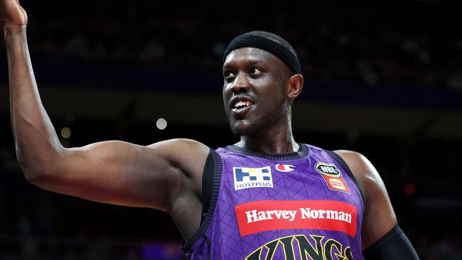 Kings overcome controversial coaches challenge in win over Taipans