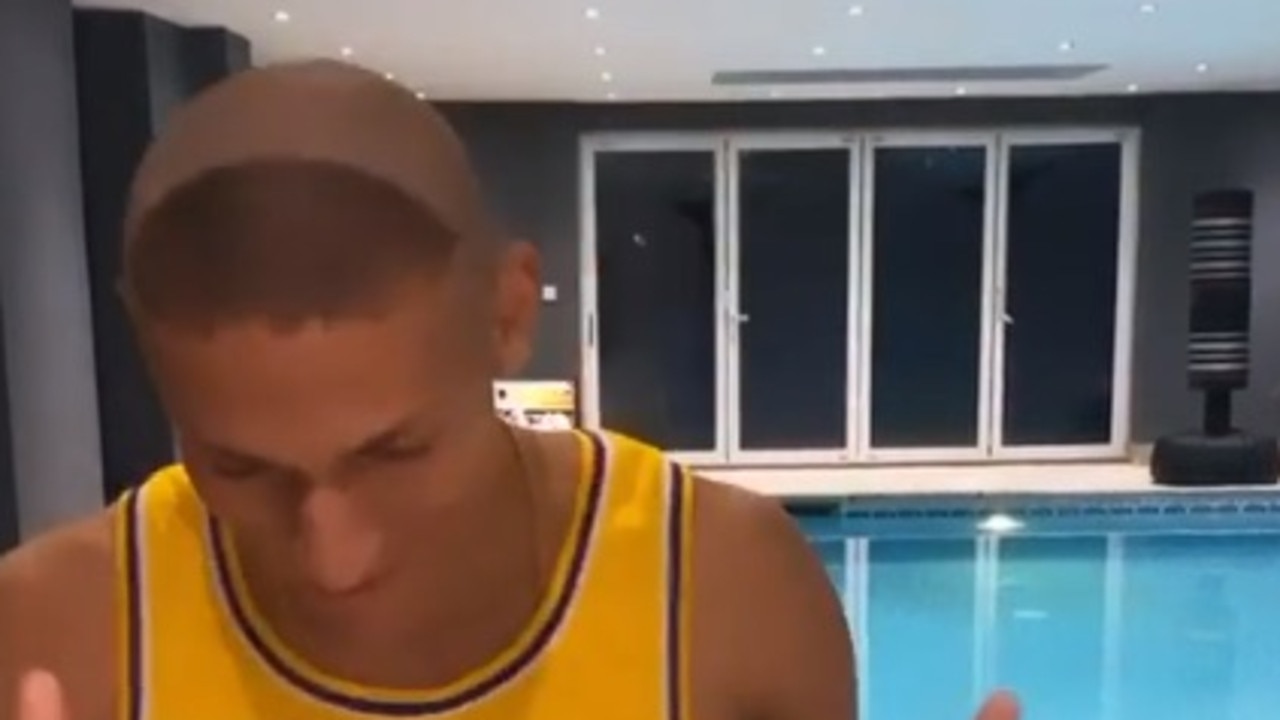 Richarlison shows off his throwback haircut.