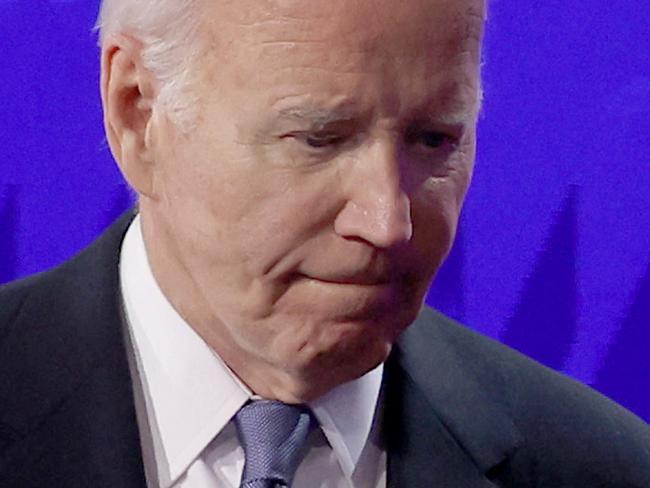 ATLANTA, GEORGIA - JUNE 27: U.S. President Joe Biden walks off stage during the CNN Presidential Debate at the CNN Studios on June 27, 2024 in Atlanta, Georgia. President Biden and Republican presidential candidate, former U.S. President Donald Trump are facing off in the first presidential debate of the 2024 campaign.   Justin Sullivan/Getty Images/AFP (Photo by JUSTIN SULLIVAN / GETTY IMAGES NORTH AMERICA / Getty Images via AFP)