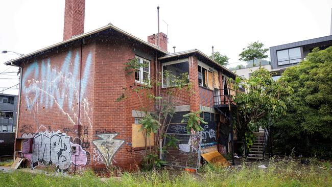 A run-down Carlisle St property. Picture: Mark Stewart