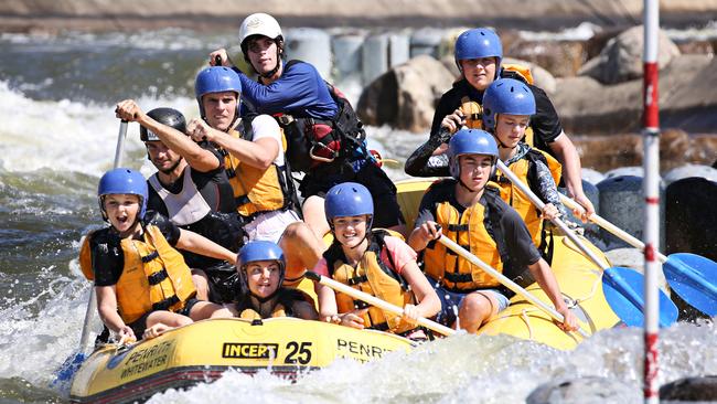 The athletes enjoying the thrill of the white water. Photographer: Adam Yip