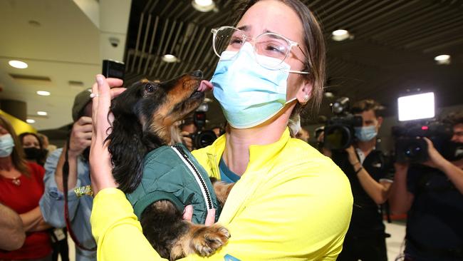 Heartwarming scenes as Olympians return home