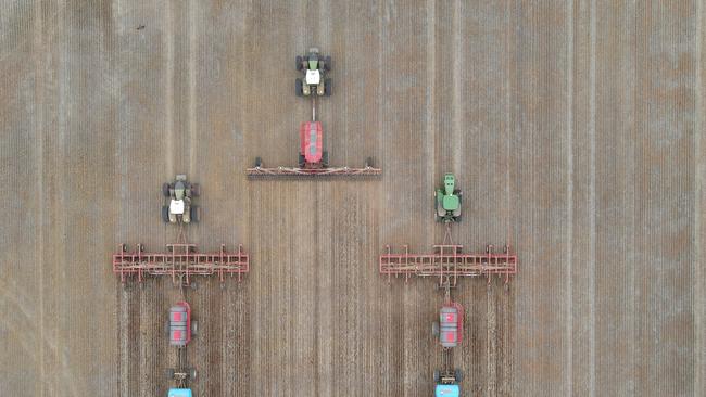 Coggan Farms’ crop rotation each year is worked out depending on the rain, agronomic factors, market factors and prices.