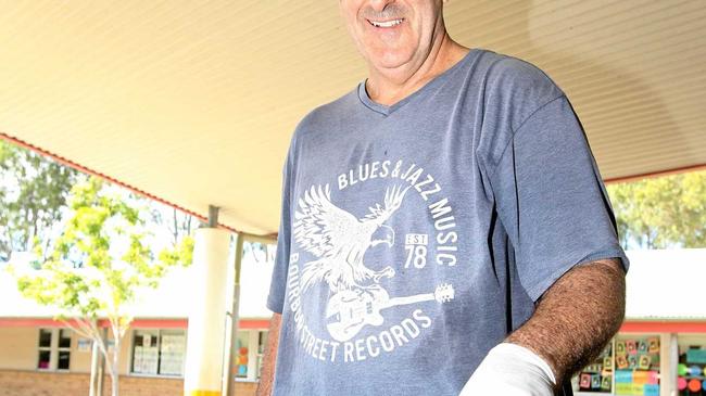 Scott Harradine runs the sausage BBQ at Centaur Primary School during today&#39;s NSW State Election. Picture: Scott Powick