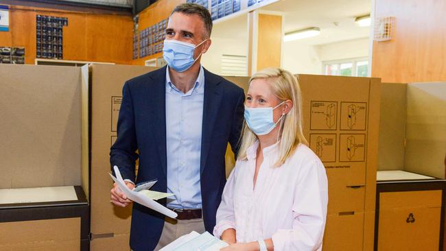 Mr Malinauskas and his wife Annabel vote at Woodville Gardens School. Picture: NCA NewsWire / Brenton Edwards