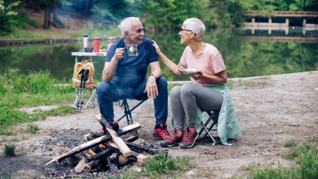 Camping plates outlet and cutlery