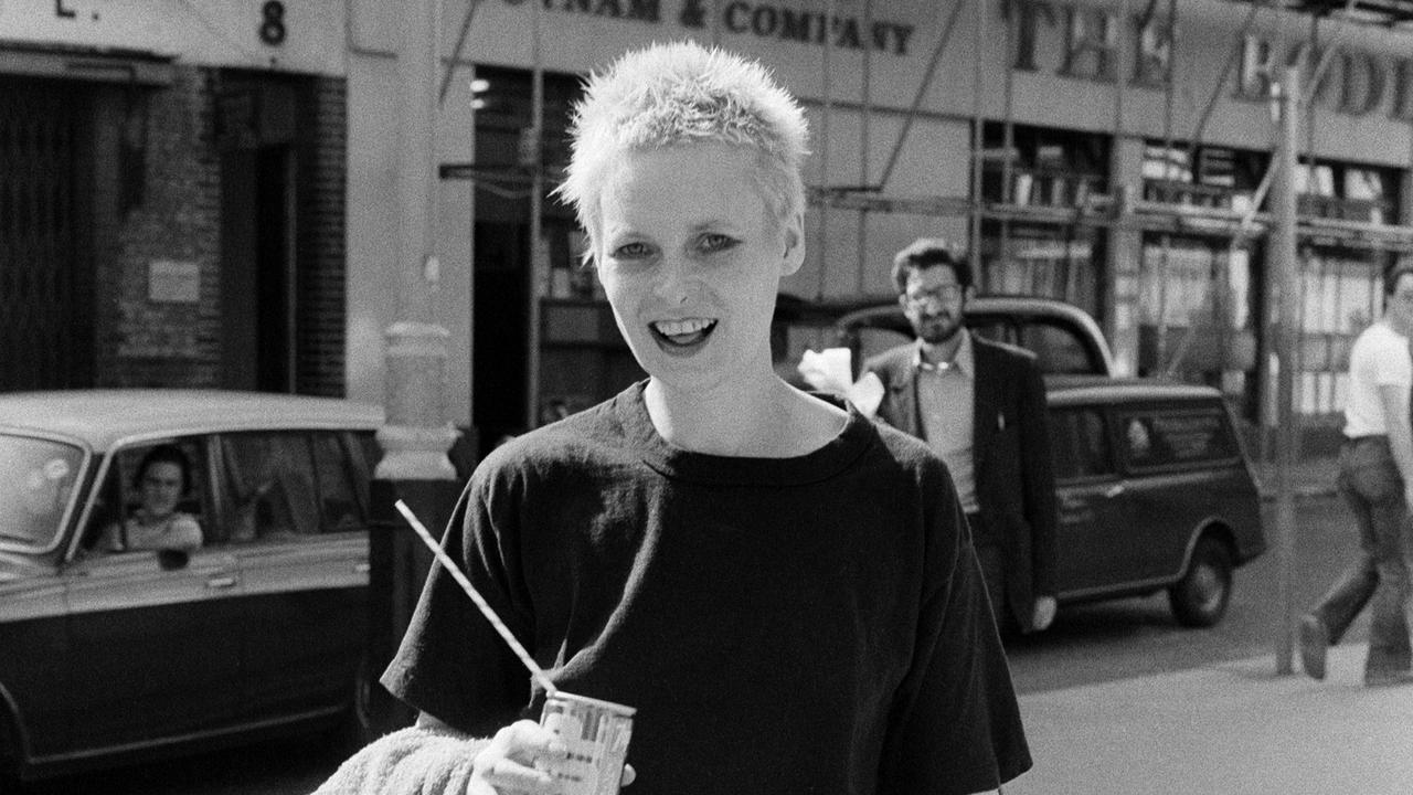 British fashion designer Vivienne Westwood dies at 81 – DW – 12/29