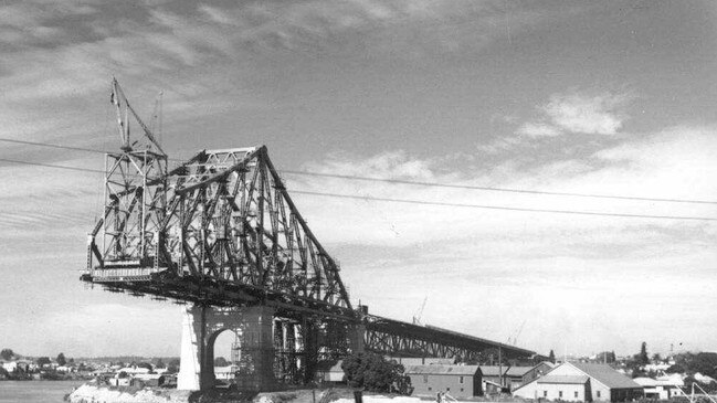 Brisbane’s Story Bridge being built in 1939.