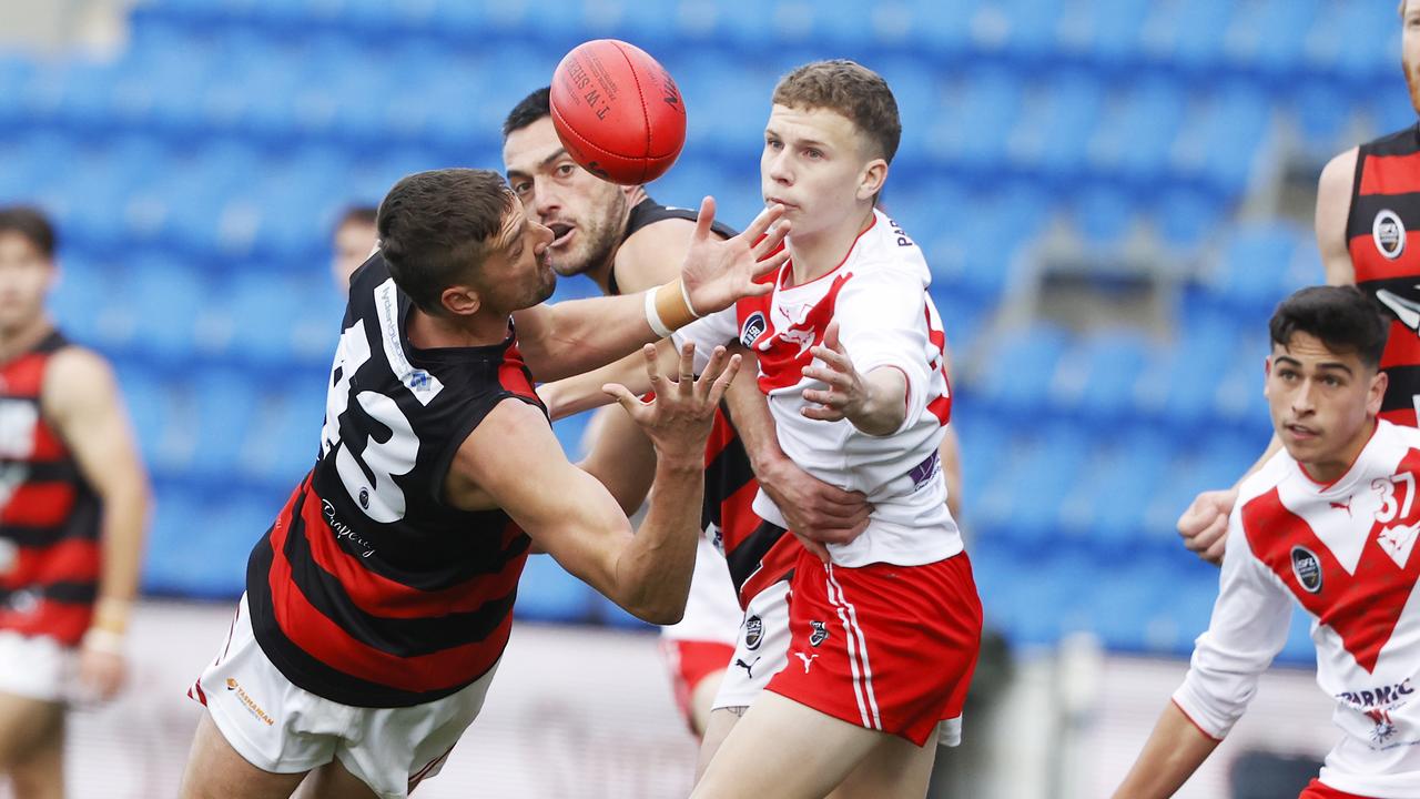 SFL Premier League: Lauderdale undefeated after stunning win over Roos