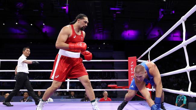 Teremoana Jr won his first-round bout in Paris by knockout.