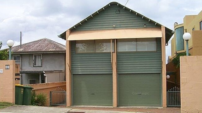 69 Hedges Ave, Mermaid Beach, which has been repainted since this photo.