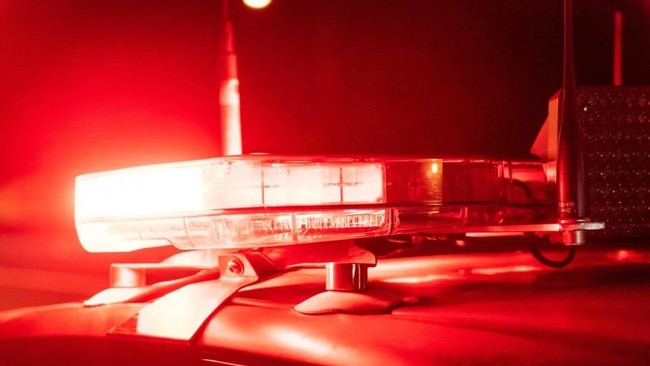 The Bruce Hwy was temporary closed for 40 minutes following a crash early Easter Monday morning.