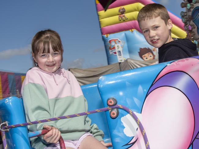 Macie Rea & Seth Mundy riding the tea cups at the 2024 Swan Hill Show Picture: Noel Fisher