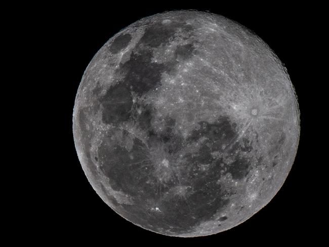 ‘Chinese’ rocket smashes into Moon