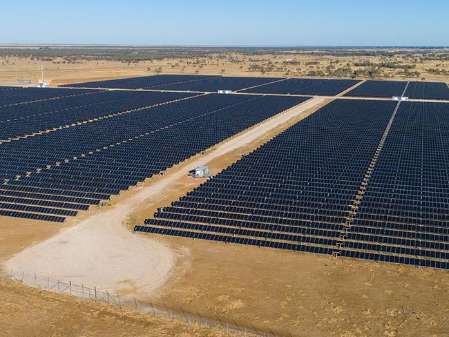 Pictured: Suntop solar farm near Wellington From source:https://suntopsolarfarm.com.au/