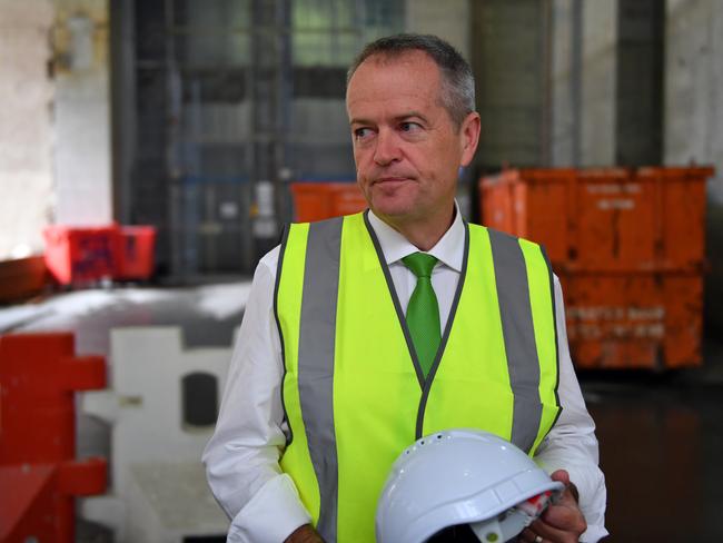 Leader of the Opposition Bill Shorten visits a construction site in Sydney, Friday, March 1, 2019. (AAP Image/Mick Tsikas) NO ARCHIVING