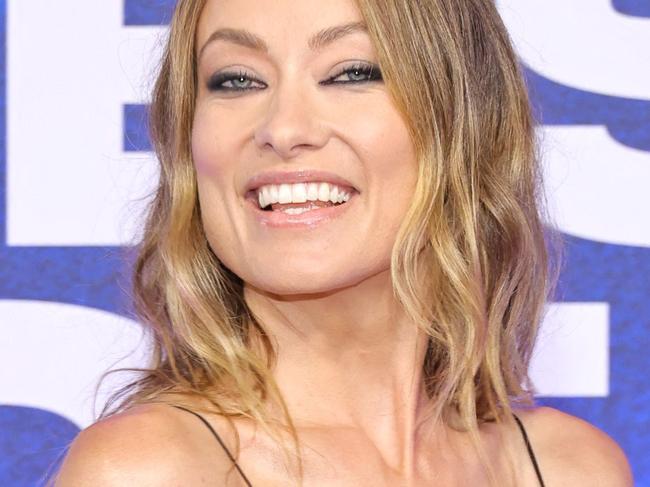 SANTA MONICA, CALIFORNIA - DECEMBER 06: Olivia Wilde attends the 2022 People's Choice Awards at Barker Hangar on December 06, 2022 in Santa Monica, California.   Amy Sussman/Getty Images /AFP (Photo by Amy Sussman / GETTY IMAGES NORTH AMERICA / Getty Images via AFP)