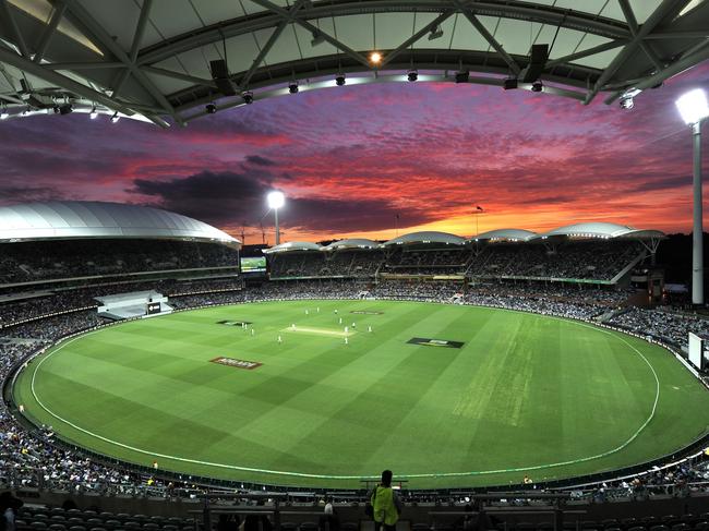 Adelaide Oval under lights on day 1 of the Third Trans-Tasman Test match between Australia and New Zealand at the Adelaide Oval in Adelaide, Friday, Nov. 27, 2015. (AAP Image/David Mariuz) NO ARCHIVING, EDITORIAL USE ONLY, IMAGES TO BE USED FOR NEWS REPORTING PURPOSES ONLY, NO COMMERCIAL USE WHATSOEVER, NO USE IN BOOKS WITHOUT PRIOR WRITTEN CONSENT FROM AAP