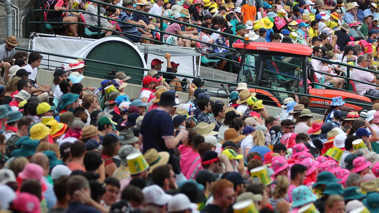 Sydney Cricket Ground crowds. Picture: Richard Dobson