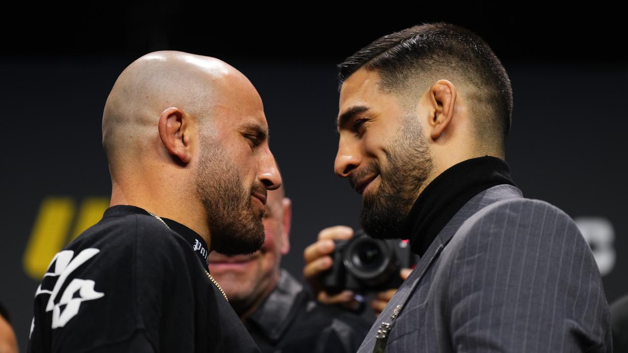 LAS VEGAS, NEVADA - DECEMBER 15: (L-R) Opponents Alexander Volkanovski and Ilia Topuria face off during the UFC 2024 seasonal press conference at MGM Grand Garden Arena on December 15, 2023 in Las Vegas, Nevada. (Photo by Cooper Neill/Zuffa LLC via Getty Images)