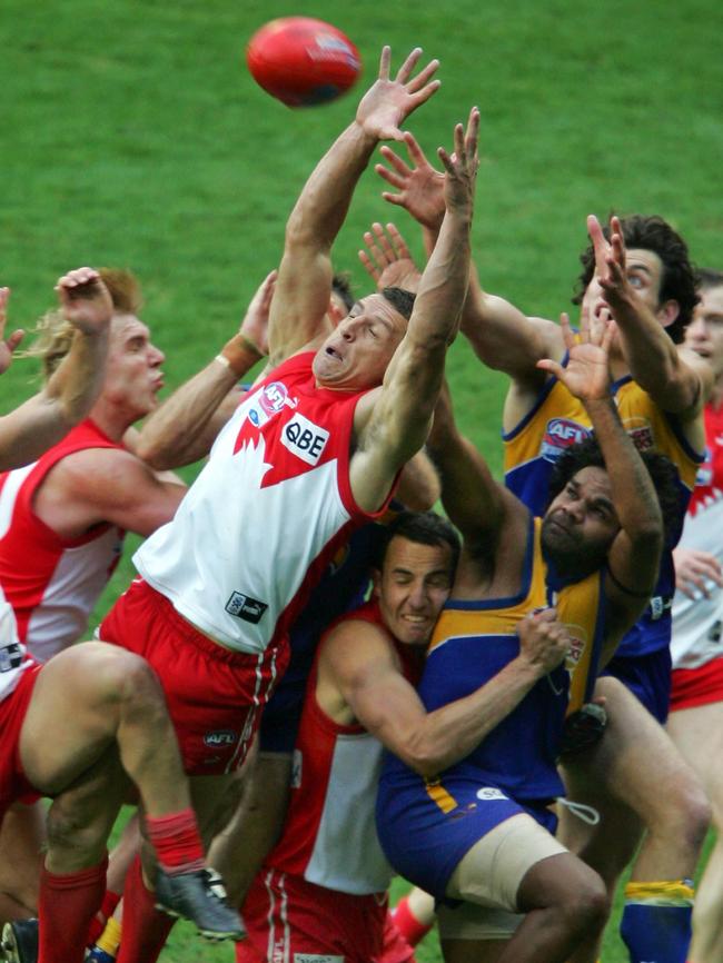 Leo Barry’s 2005 Grand Final mark against West Coast.