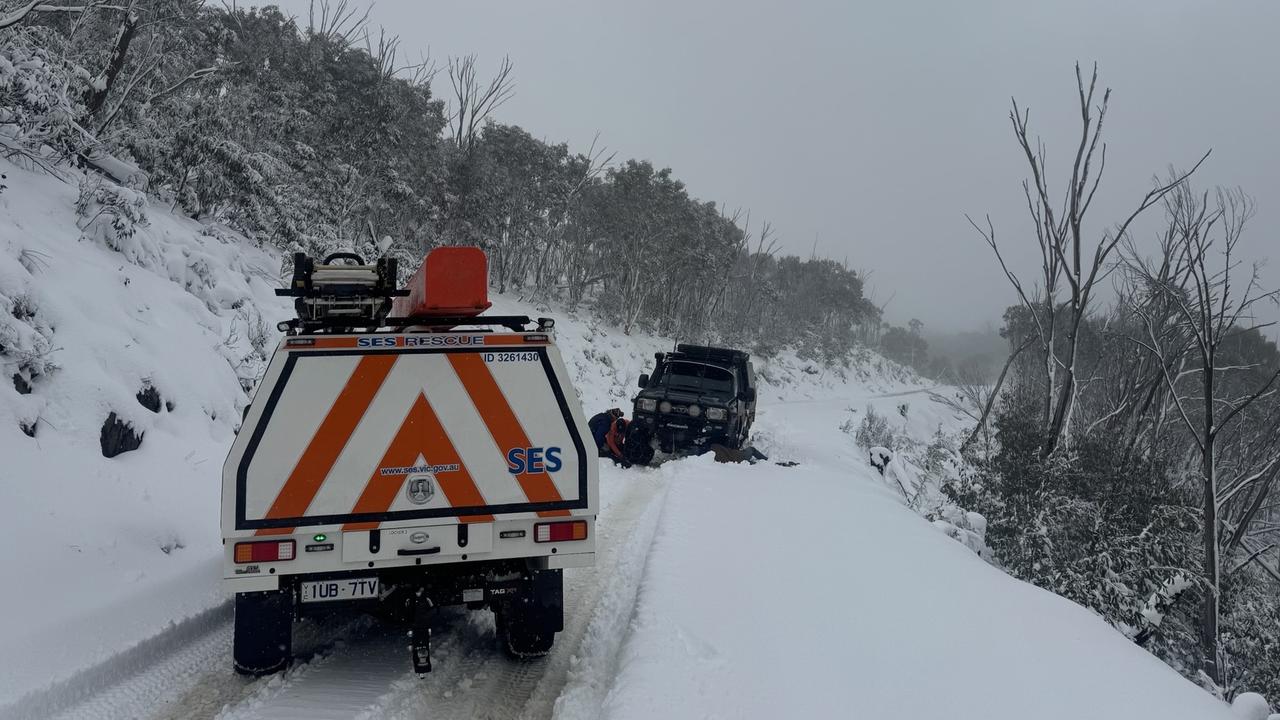 Emergency crews rescued 13 people after their cars got stuck in heavy snow on Saturday night about 10.30pm. Picture: VICSES